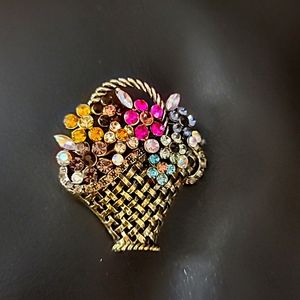 Pins/Brooches